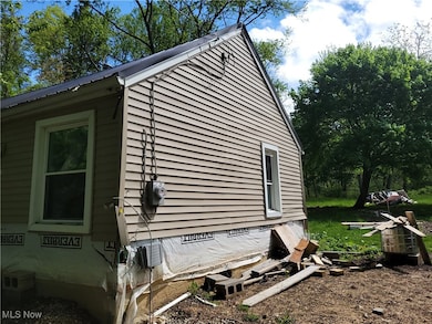 2913 Warren Dr, Uniontown, OH 44685 - photo 5