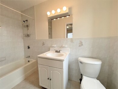 5 Cedar Square unit 3, Cambridge, MA 02140 - photo 5