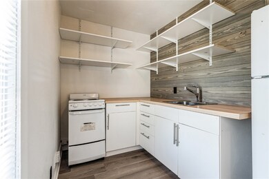 1613 A Ave NE, Cedar Rapids, IA 52402 - photo 7