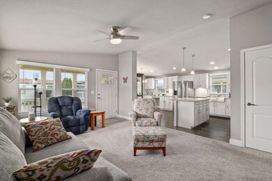 886BentleyDr-007