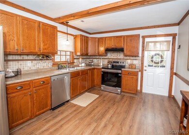 TILE BACKSPLASH