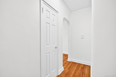 190 E Mosholu Pkwy S unit 4G, Bronx, NY 10458 - photo 5