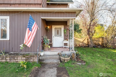 411 4th Ave SW, Castle Rock, WA 98611 - photo 5