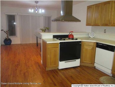 227 Dubois Ave, Staten Island, NY 10310 - photo 5
