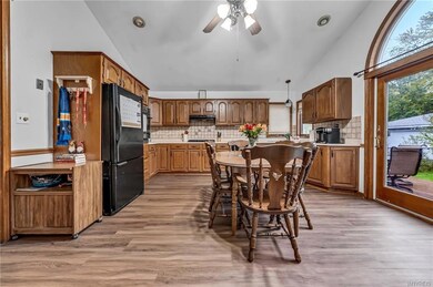 373 E Stenzil St, North Tonawanda, NY 14120 - photo 4