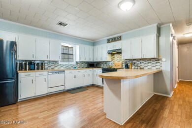 843 S Broadway-5