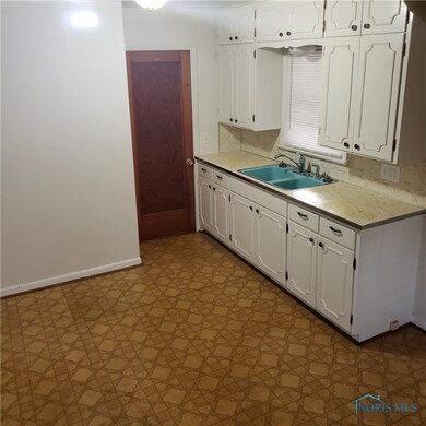 2922 N 109th St, Toledo, OH 43611 - photo 5