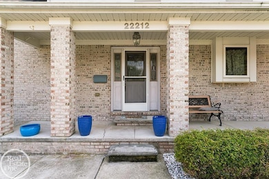 22212 Mylls Ct, Saint Clair Shores, MI 48081 - photo 5