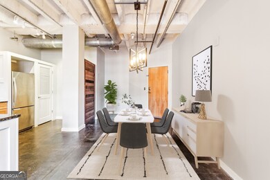 A Flowing Floorplan Makes Living Easy