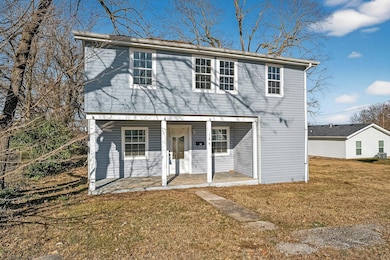 109 W Cline St, Aurora, MO 65605 - photo 2