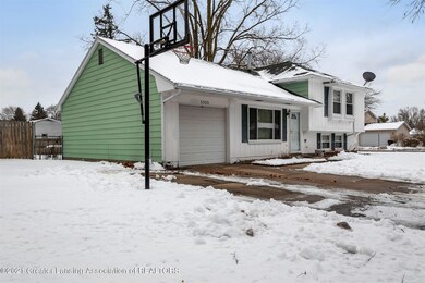 5525 Manor Dr, Lansing, MI 48911 - photo 2