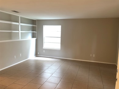 318 S Poplar St unit 2, Tomball, TX 77375 - photo 3