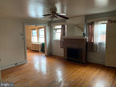 229 W Albemarle Ave, Lansdowne, PA 19050 - photo 4