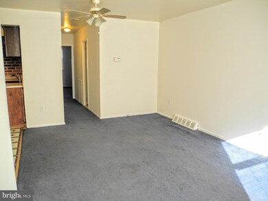 11936 Waldemire Dr unit B, Philadelphia, PA 19154 - photo 2