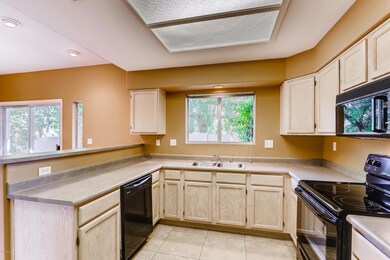 10218 N 12th Place unit 2, Phoenix, AZ 85020 - photo 3