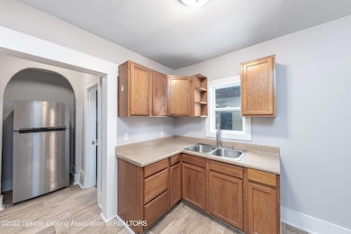 731 Princeton Ave, Lansing, MI 48915 - photo 5