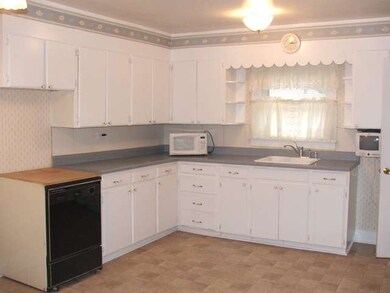 1012 Flossmoor Ave, Waukegan, IL 60085 - photo 5