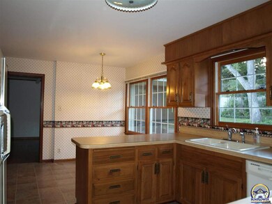 3101 SW Burlingame Rd, Topeka, KS 66611 - photo 3