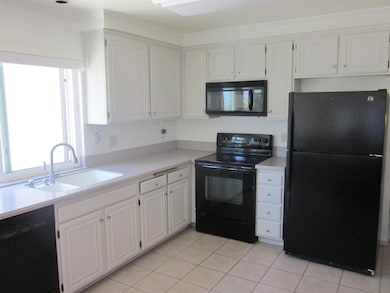 10706 Esmeraldas Dr unit 6, San Diego, CA 92124 - photo 3