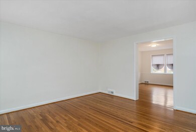 1318 Stonewood Rd, Baltimore, MD 21239 - photo 3