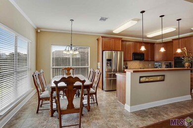 You can fit a large full sized dinning table in th