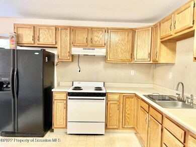 609 Mill St, Dunmore, PA 18512 - photo 2