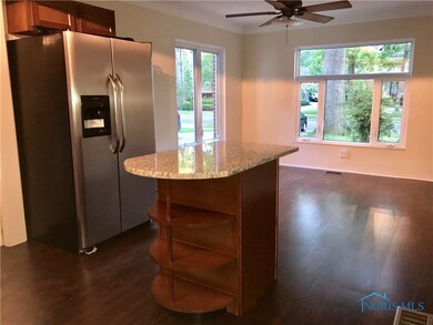 Eat-In Kitchen