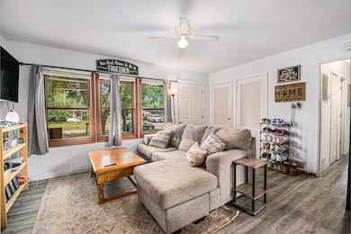 2416 S 16th living room