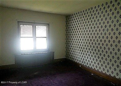 594 Freemont Ct, Hazleton, PA 18201 - photo 6