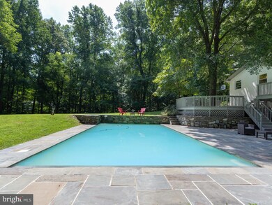 3741 Hollyberry Dr, Huntingtown, MD 20639 - photo 2