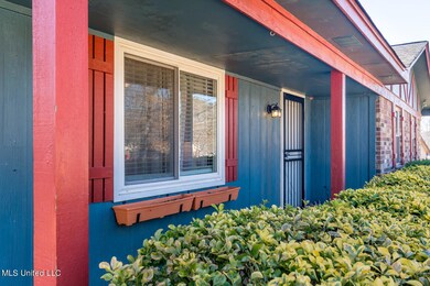 225414_5-snapsold-screen-215-oak-grove