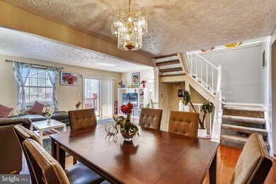 13305 Burkitts Rd, Fairfax, VA 22033 - photo 3