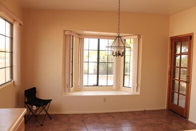 Kit eating area with bay window