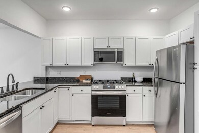 207 W Poplar