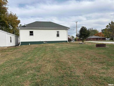 1426 N Main St, Lewistown, IL 61542 - photo 6