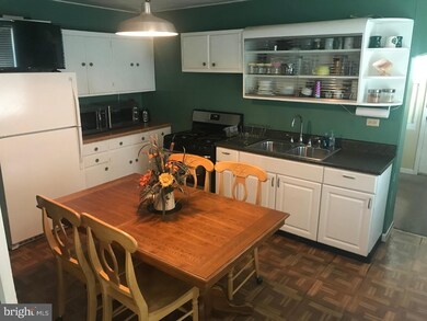 2652 Ash St, Philadelphia, PA 19137 - photo 5