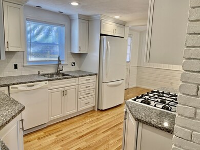 37 Farmington Rd unit 1, West Newton, MA 02465 - photo 4