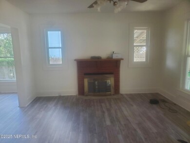 232 living rm.