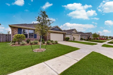 1251 Steed Bluff Dr, Alvin, TX 77511 - photo 4