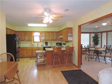 2 Swindon Ln, Bella Vista, AR 72715 - photo 3