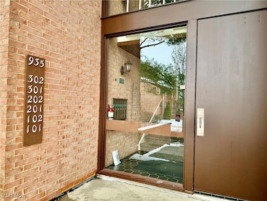 935 Canyon View Rd, Northfield, OH 44067 - photo 2