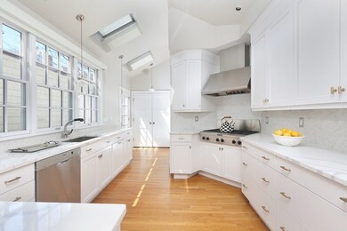 40 Winthrop St, Charlestown, MA 02129 - photo 2