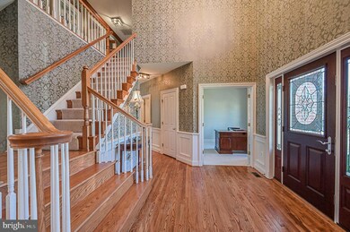 5715 Regal Crest Ct, Clifton, VA 20124 - photo 3