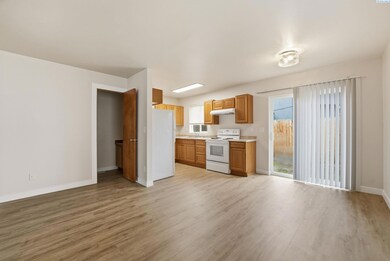 821 S Elm St, Kennewick, WA 99336 - photo 6