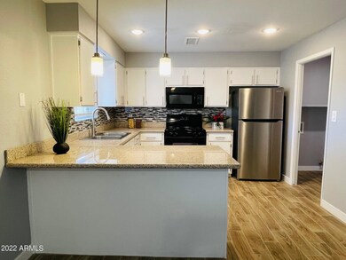 5407 W Palm Ln, Phoenix, AZ 85035 - photo 7