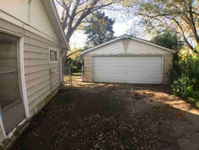 18944 Martin Ct, Country Club Hills, IL 60478 - photo 2