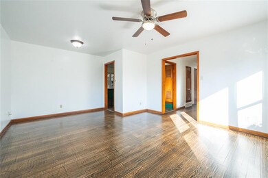 1224 Crestview Dr, Hurst, TX 76053 - photo 4