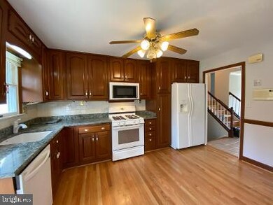 1326 Hillcrest Dr, Sykesville, MD 21784 - photo 7