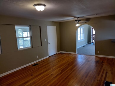 5733 Glade Cir, Anniston, AL 36206 - photo 2