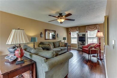 Formal living room for your guests....